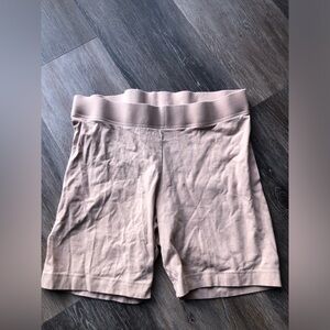 Old Navy Women's Beige Bike Shorts Size Medium